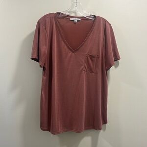 Dusty rose front pocket t
